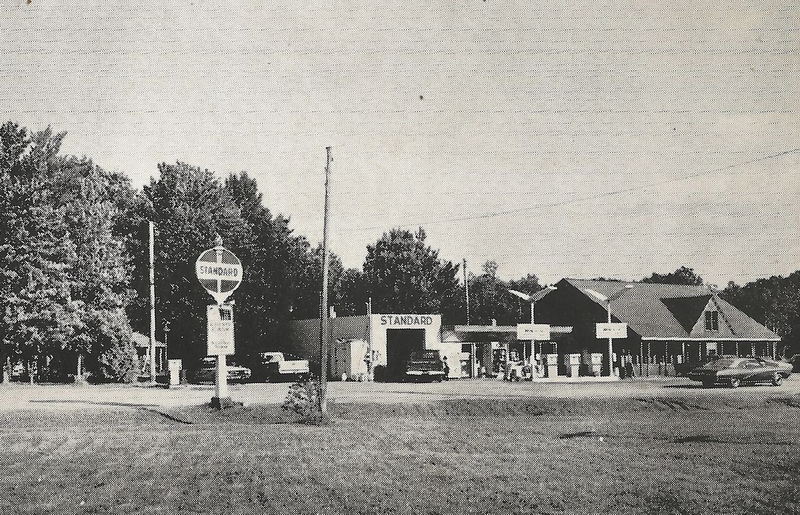 Garlets Corner Restaurant and Motel - Garlets Corner Service Station (newer photo)